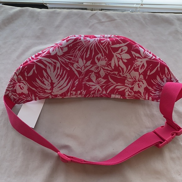 Roxy pack it up purse:Fanny pack - Picture 2 of 4